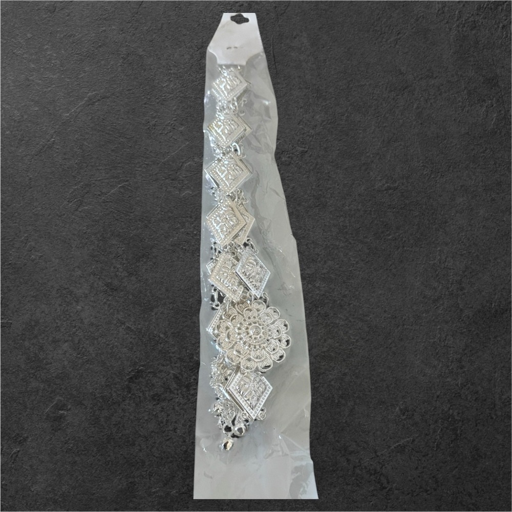 Silver Plated Traditional Thai Belt (chut thai) - Picture 4 of 6